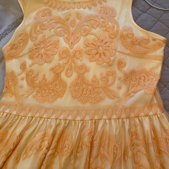 Sundance vintage looking embroidered dress, worn once - Picture 2 of 5